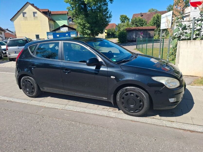 i30
