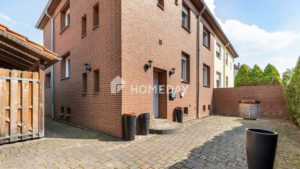 Leerstehendes Ein- bis Zweifamilienhaus mit Keller in Bothfeld 8 zimmer