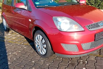 Ford Fiesta 140.000 km 2.450 &euro; Cottbus 03042