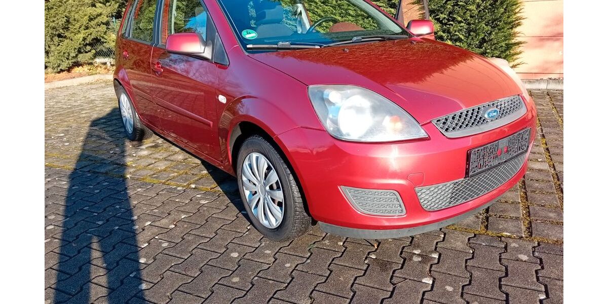 Ford Fiesta 140.000 km 2.450 &euro; Cottbus 03042