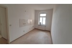 WG-Wohnung mit 4-Zimmern, 2.OG mit 2 Bädern und 2 Küchen in Gera