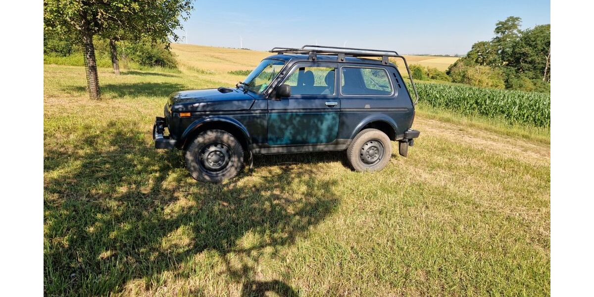 Lada Niva 130.000 km 5.250 &euro; Hünfelden 65597