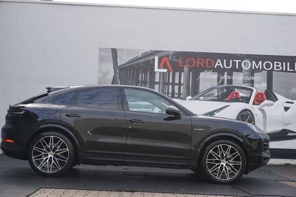 Porsche Cayenne 9.850 km 105.999 € Stuttgart 70499