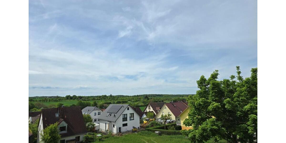 Dachgeschoßwohnung Waldbüttelbrunn - 4 Zimmer, 150 m&sup2;, 555.000&euro; | Angebot:27021231