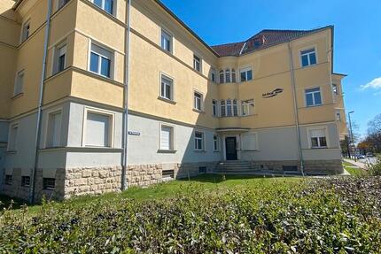 3-Raum-Wohnung im Grünen mit Einbauküche und tollem Ausblick vom Balkon! zimmer