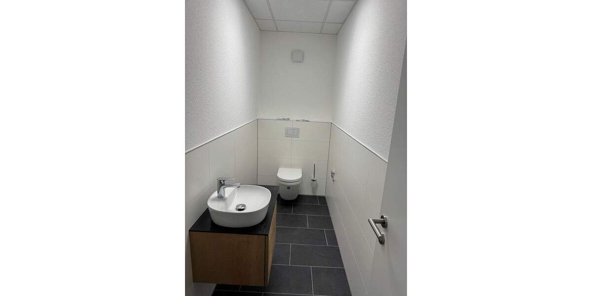 Gewerbeobjekt Lindhorst - 5 Zimmer, 207 m&sup2;, 2.200&euro; | Angebot:25681595