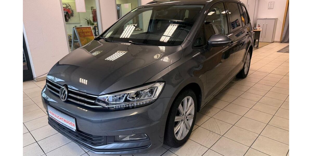 VW Touran 110.476 km 22.400 € Mülheim-Kärlich 56218