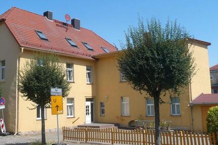 Wohnung Ballenstedt - 3 Zimmer, 80 m&sup2;, 400&euro; | Angebot:26235243