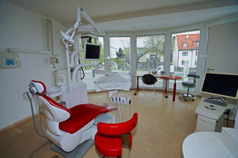 Hauptstadtmakler-Etablierte Zahnarztpraxis mit Immobilie