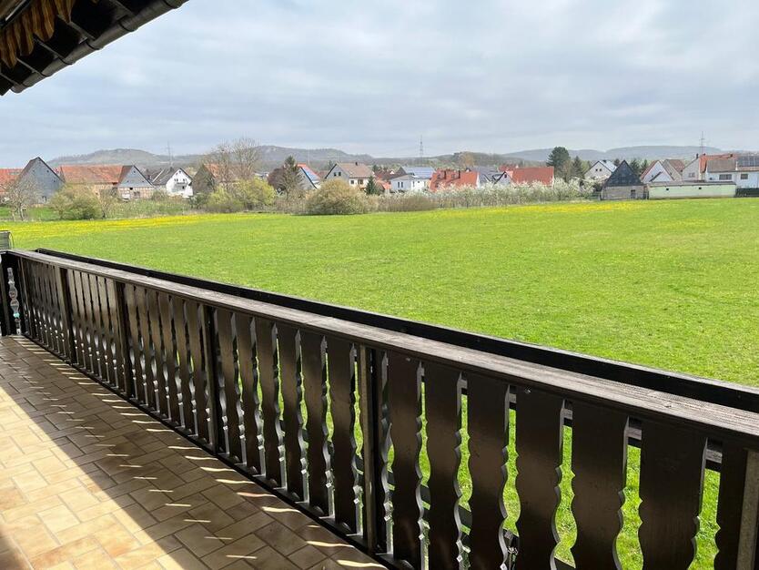 Helle 4,5 Zimmerwohnung mit großem Balkon