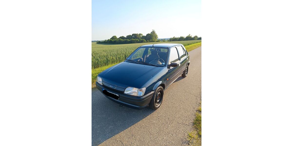 Ford Fiesta 23.290 km 4.950 &euro; Tolk 24894