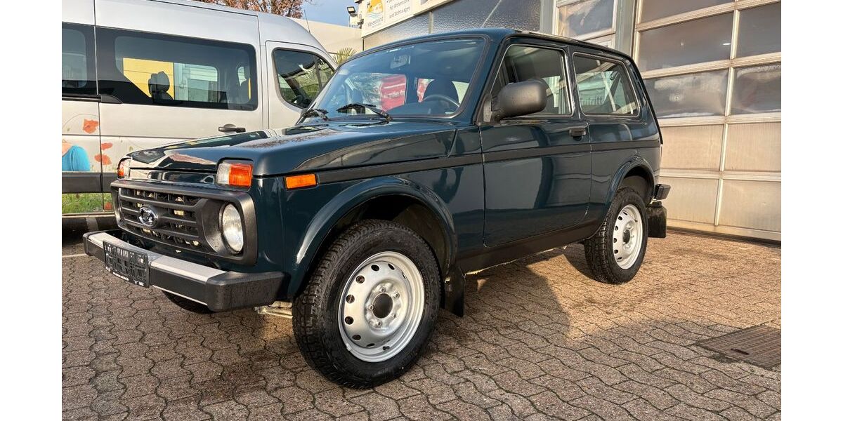 Lada Niva 104.800 km 14.999 &euro; Liebenau 31618