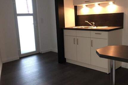 695 € warm : hübsche 2-Zi-Whg chic renoviert - 2 Minuten Fußweg zur Innenstadt - Eigener Eingang 2 zimmer