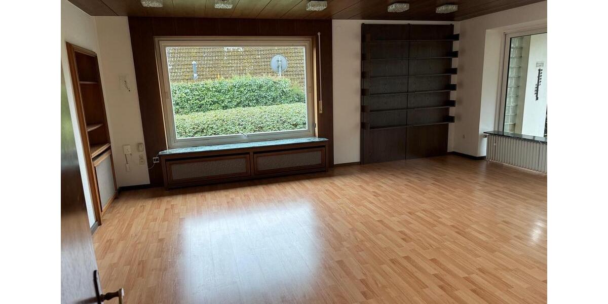 Villa Lohne (Oldenburg) - 9 Zimmer, 300 m&sup2;, 820.000&euro; | Angebot:26745362