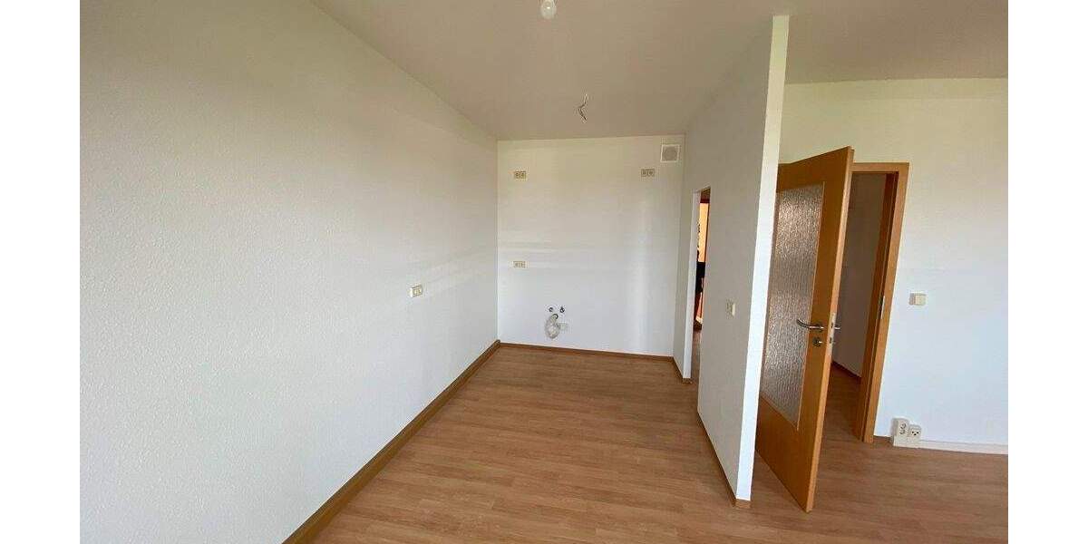 Etagenwohnung Suhl Neundorf - 4 Zimmer, 64 m&sup2;, 340&euro; | Angebot:25645765