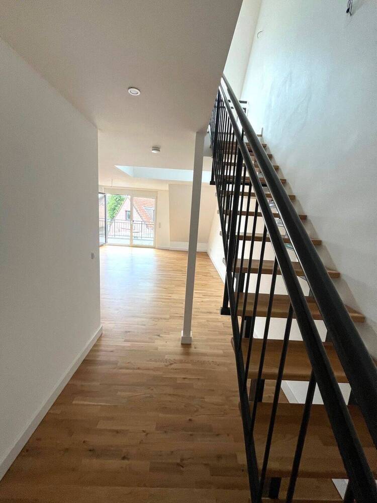 SCHICK und SUPER ZENRAL im ACHIMER BAUERNVIERTEL Hochwertige, schöne 3 Zimmer-Maisonette-Wohnung Baujahr 2022 mit großem Balkon und Garagenplatz