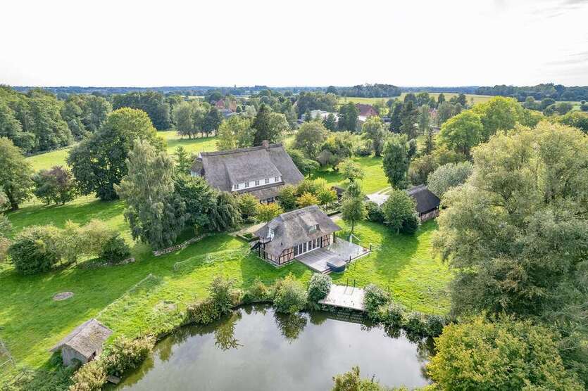 Haus zum Kaufen in Altenkrempe 2.350.000 € 568 m² 8 zimmer