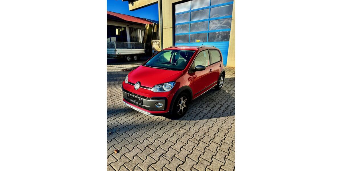 VW up! 102.238 km 8.990 &euro; Massing 84323