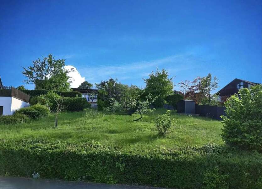 Grundstück zu verkaufen in Pluwig 110.000 € 470 m²