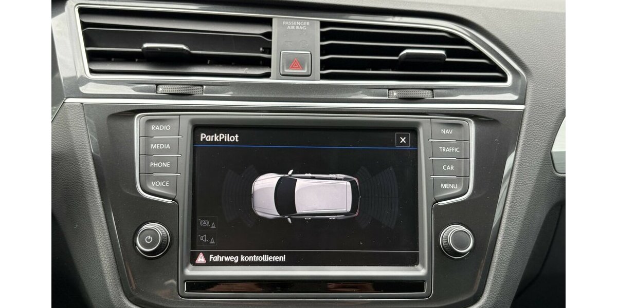 VW Tiguan 2.0 TDI 4Motion NAVI/PDC/SRA/SHZ/1.HAND 93.139 km 16.900 &euro; Villingen-Schwenningen 78054
