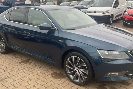 Skoda Superb 177.000 km 12.990 € Hamburg 21107