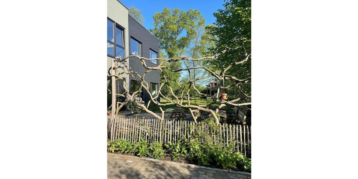 Einfamilienhaus Barmstedt - 10 Zimmer, 400 m&sup2;, 749.000&euro; | Angebot:27008825