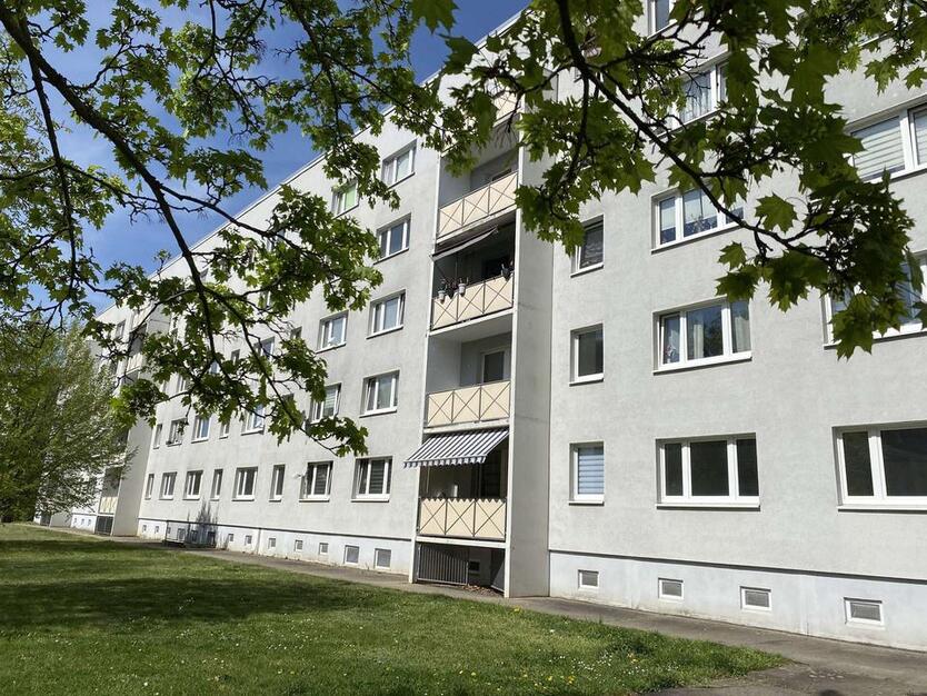 +++Neu saniert mit hellem WohnZimmer+++