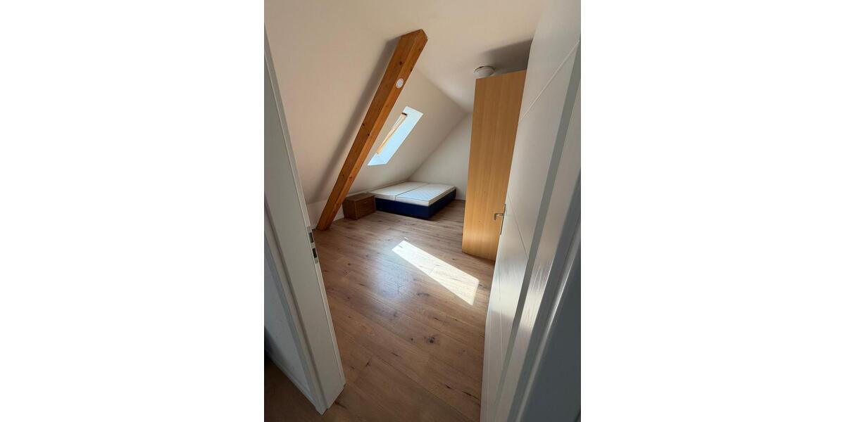 Etagenwohnung Villingen-Schwenningen Schwenningen - 1 Zimmer, 80 m&sup2;, 700&euro; | Angebot:26045550