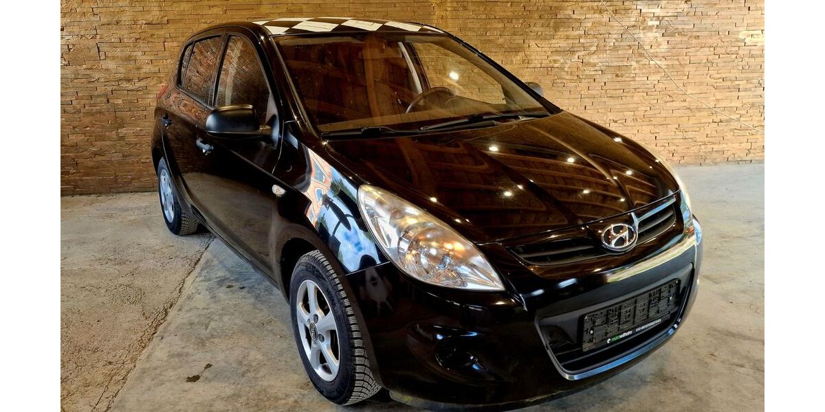 Hyundai i20 99.711 km 4.900 € Hörenhausen 88477