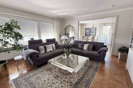 Haus Cadolzburg - 6 Zimmer, 217 m&sup2;, 1.950&euro; | Angebot:26908578