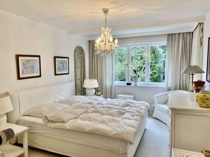 Pauschalmiete EUR 3.400,-_Charmantes Doppelhaus vollmöbliert_Garten_Terrasse_Balkon 3 zimmer