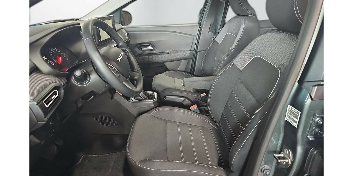 Dacia Sandero III Expression Navi, Kamera, Sitzheizung 2.572 km 17.645 &euro; Schwalbach/Taunus 65824