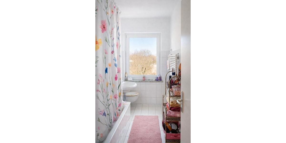 Etagenwohnung Möllenhagen - 4 Zimmer, 70 m&sup2;, 385&euro; | Angebot:26125798