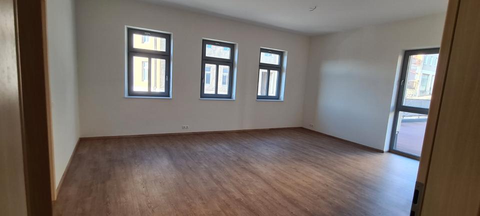 Etagenwohnung Reichenbach im Vogtland - 2 Zimmer, 84 m&sup2;, 484&euro; | Angebot:26293194