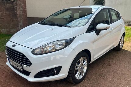 Ford Fiesta 98.189 km 5.600 &euro; Losheim am See 66679