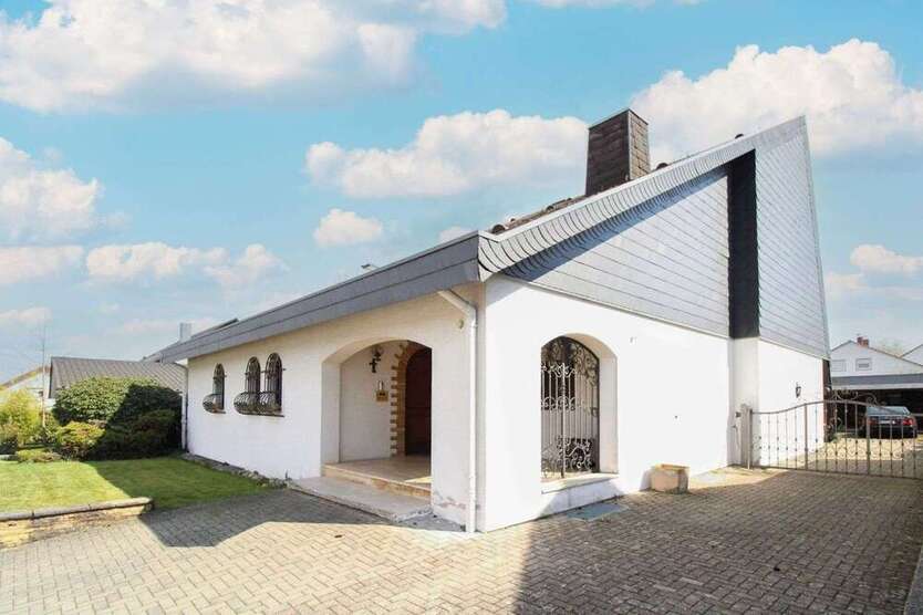 Haus zum Kaufen in Bretten 539.000 € 260.55 m²