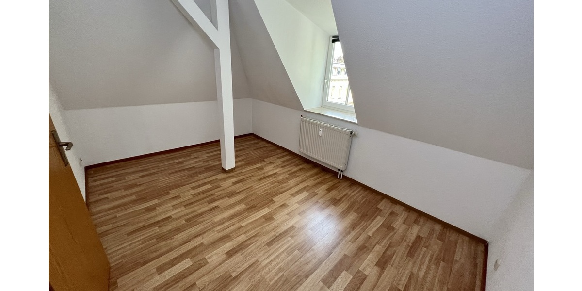 Renditeobjekt: zentrumsnahe 3-Raum-ET-Wohnung mit Stellplatz - Dachgeschoßwohnung Gera Ostviertel | Angebot:26464090