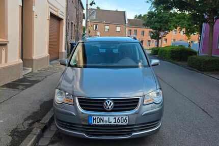VW Touran 179.823 km 4.450 &euro; Würselen 52146