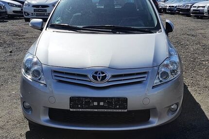 Toyota Auris 83.000 km 7.499 € Berlin 13597