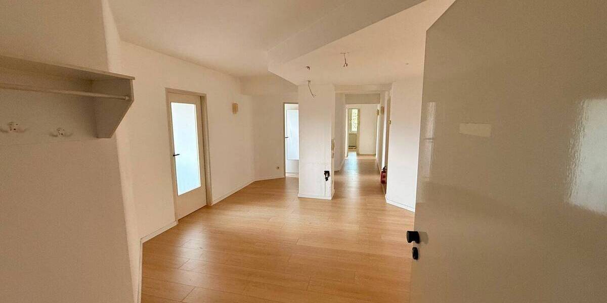 Etagenwohnung Gelsenkirchen Feldmark - 9 Zimmer, 169 m&sup2;, 1.490&euro; | Angebot:26853818
