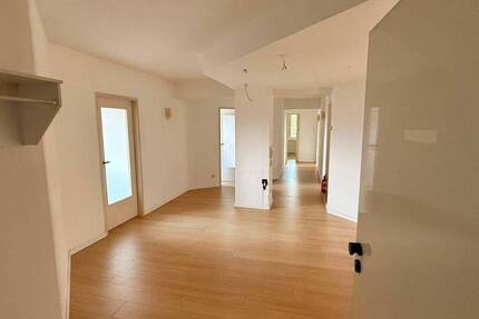 Wohnung Gelsenkirchen Feldmark - 9 Zimmer, 169 m&sup2;, 1.490&euro; | Angebot:26853818