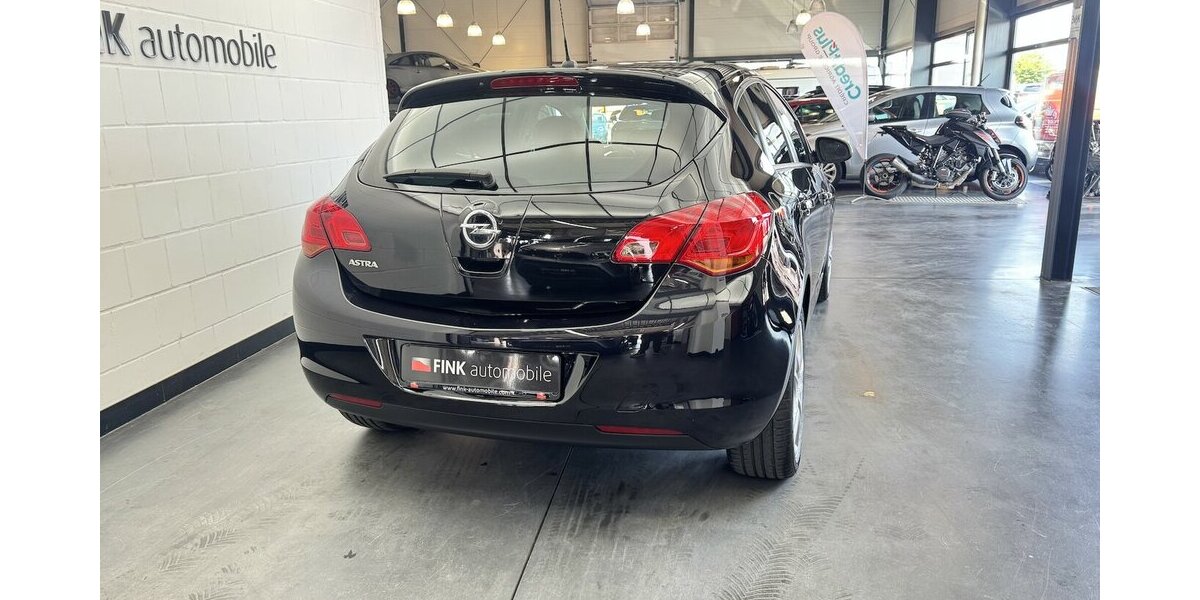 Opel Astra Design Edition 1.6 2.Hand Klimaanlage 119.980 km 6.220 &euro; Lich 35423