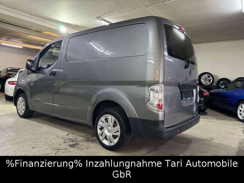 NV200