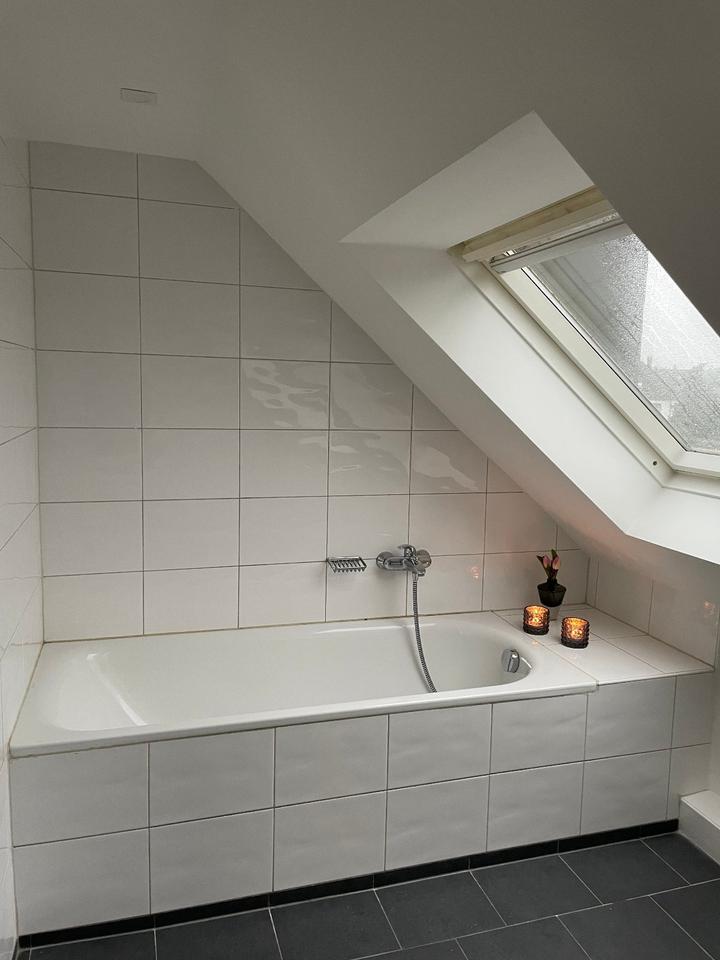 Großzügige, helle 4,5 Zimmerwohnung über 2 Ebenen mit DG Studio zimmer