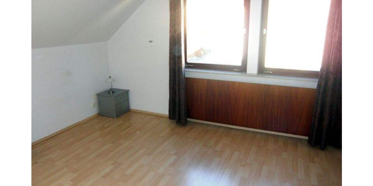 Schöne 2,5 Zi. Nichtraucher-DG-Wohnung mit EBK für 1-2 Erwachsene ohne Haustiere, ruhige Randlage 2 zimmer