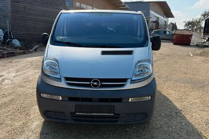 Opel Vivaro 215.000 km 2.999 &euro; Gussenstadt 89547