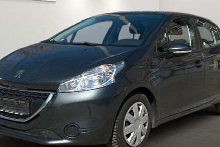 Peugeot 208 145.128 km 2.399 &euro; Berlin 12681