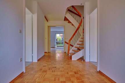 Haus München Pasing-Obermenzing - 6 Zimmer, 125 m&sup2;, 2.500&euro; | Angebot:27135622