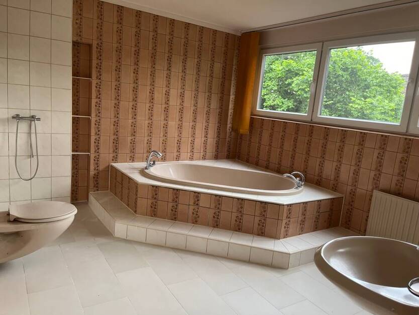 Großartiges Ein-Familie-Haus mit Einliegerwohnung in Schloß Ricklingen zu vermieten 5 zimmer