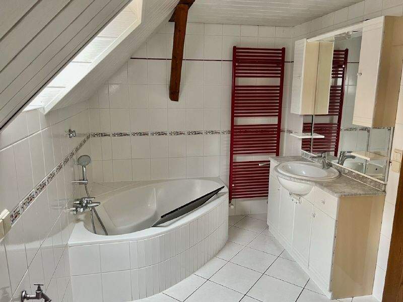 Seitengebäude mit großem überdachten Balkon 5 zimmer